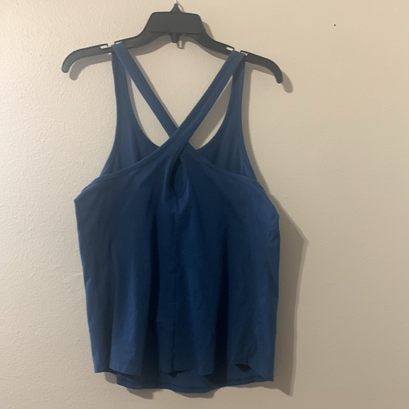 Under Armour Heat Gear Blue Cris Cross tank top USA Size M Used - Picture 2 of 8